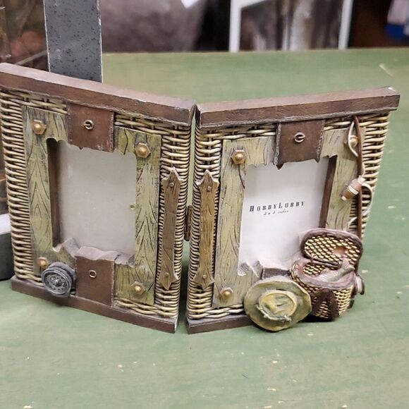 New-Rivers Edge Fieldstone Picture Frame Fly Fishing, and Santa fishing bundle - Picture 9 of 12